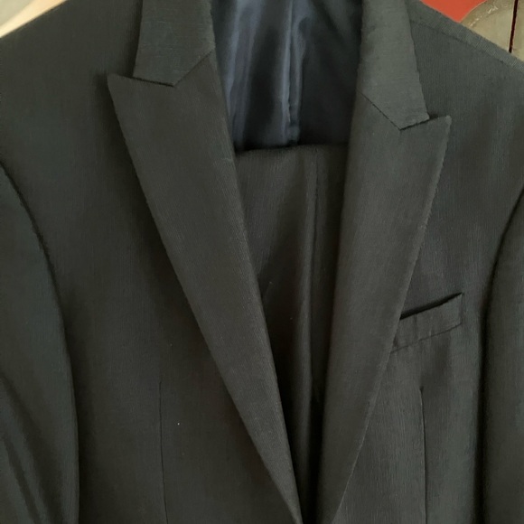 Kenneth Cole Navy Suit - Picture 8 of 8